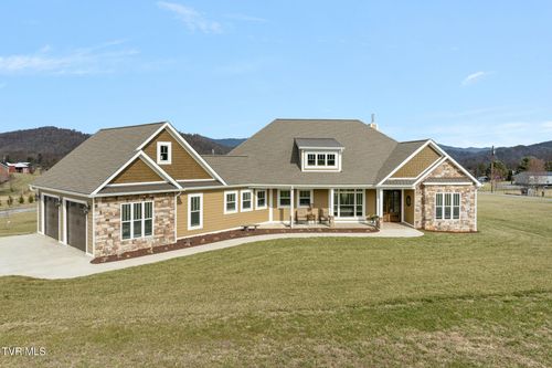 132 Hamilton Rd, Elizabethton, TN, 37643-4886 | Card Image