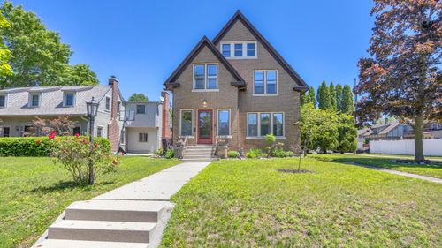 1919 N 4th St, Sheboygan, WI, 53081-2827 | Card Image