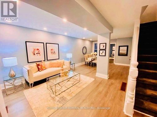 123 Lottridge St, Hamilton, ON, L8L6V3 | Card Image