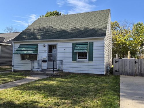 3057 N 74th St, Milwaukee, WI, 53210-1018 | Card Image