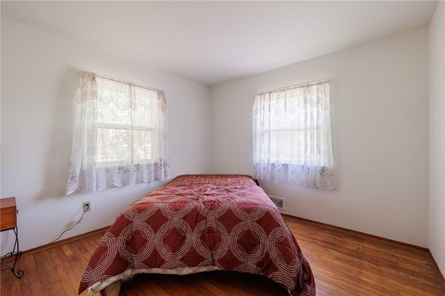 Upper Unit bedroom 2 | Image 16