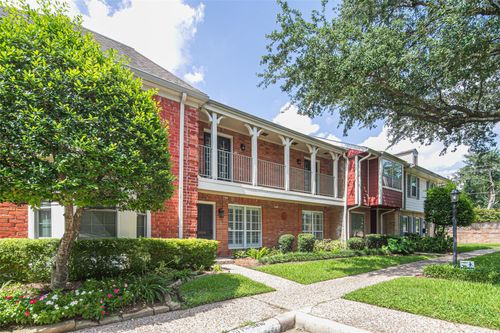 1573 W Sam Houston Pkwy S, Houston, TX, 77042-2904 | Card Image