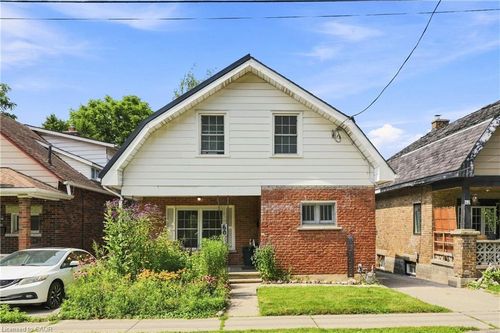 60 Oliver St, Guelph, ON, N1E3B5 | Card Image