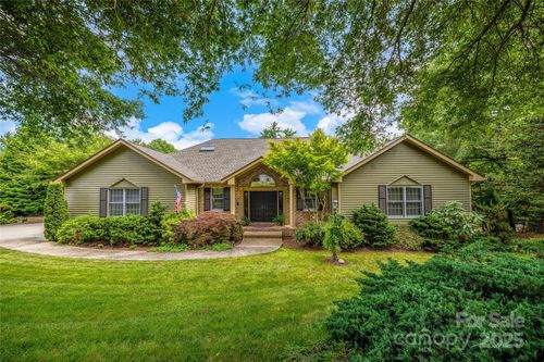 842 Rickel Drive, Hendersonville, NC, 28739 | Card Image
