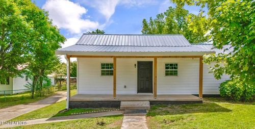 2021 3rd Rd, Knoxville, TN, 37914-6047 | Card Image