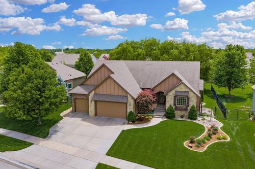 2250 N Stonegate Cir, Andover, KS, 67002-7571 | Card Image