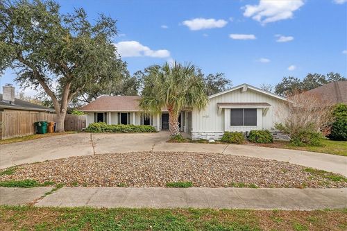 5422 Whitemarsh Dr, Corpus Christi, TX, 78413-3828 | Card Image