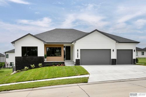 20711 Hartman Ave, Elkhorn, NE, 68022-5332 | Card Image