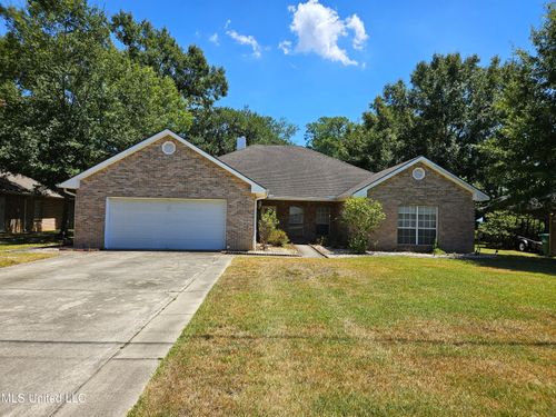 74607 Diamondhead Dr N, Diamondhead, MS, 39525-4009 | Card Image