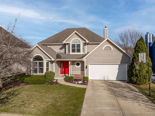 38 Breckenridge Dr, Aurora, IL, 60504-3200 | Card Image