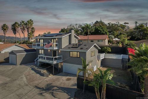 2422 Primrose Ave, Vista, CA, 92083-8034 | Card Image