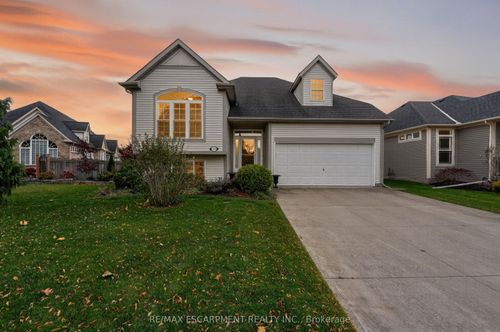 3356 Laurie Ave, Vineland Station, ON, L0R2E0 | Card Image