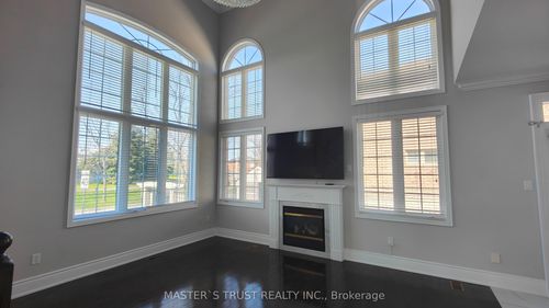 66 Starhill Cres, Markham, ON, L6C3A2 | Card Image