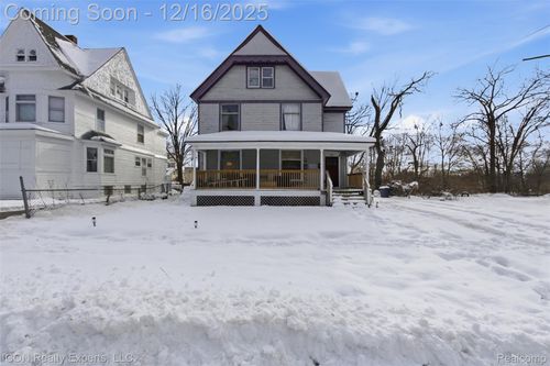 18 Fairgrove St, Pontiac, MI, 48342-2385 | Card Image