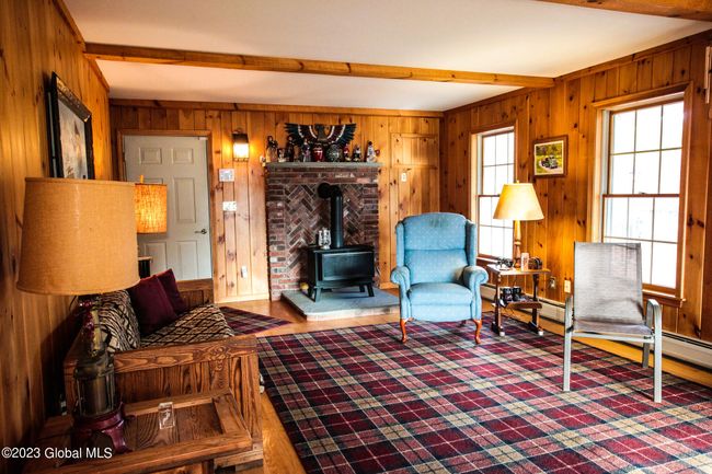 FAMILY ROOM | Image 18