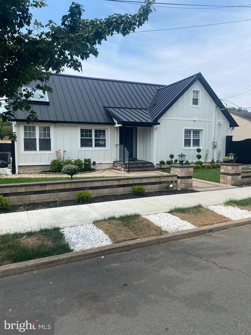 433 Berg Ave, Hamilton, NJ, 08610-5001 | Card Image