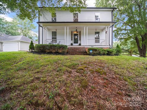 8407 Woodford Bridge Dr, Charlotte, NC, 28216-9679 | Card Image