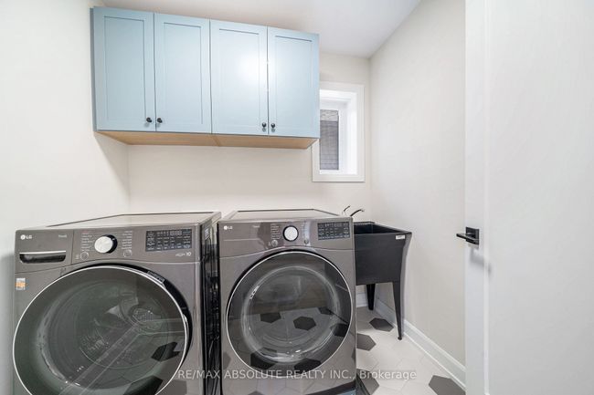 A - 10 Cockburn St, House attached with 3 bedrooms, 4 bathrooms and 4 parking in Richmond ON | Image 12