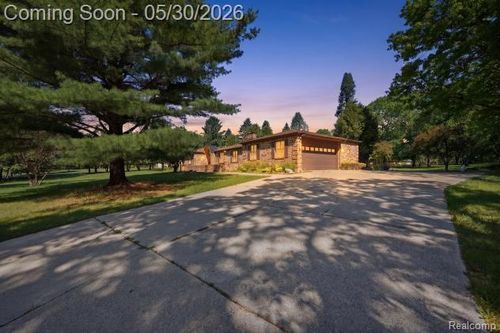 7020 Rattalee Lake Rd, Clarkston, MI, 48348-1826 | Card Image