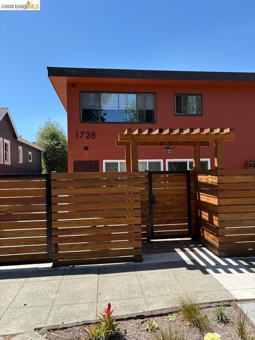 c-1728 7th St, Berkeley, CA, 94710-1838 | Card Image