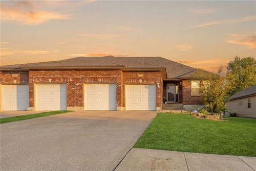 1803 Villa Dr, Warrensburg, MO, 64093-8904 | Card Image