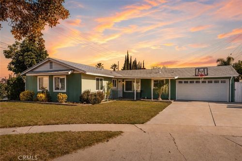 8002 San Luis Cir, Buena Park, CA, 90620-2832 | Card Image