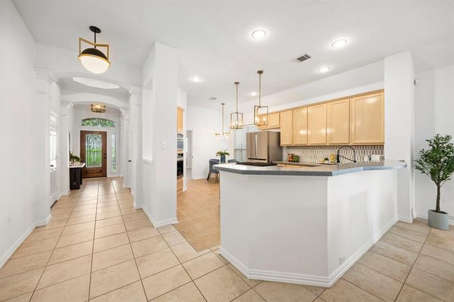 14214 Ayers Rock Rd, House other with 3 bedrooms, 2 bathrooms and 2 parking in Sugar Land TX | Image 10