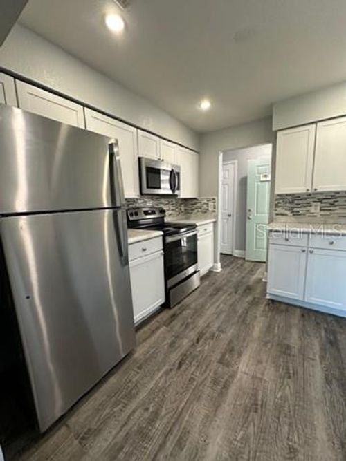 7902 Coco Verde St, Tampa, FL, 33615-2612 | Card Image
