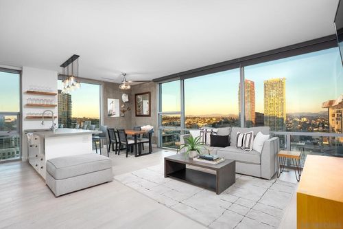 2101-321 10th Ave, San Diego, CA, 92101-7453 | Card Image