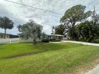 8839 W Millpoint Road, House other with 3 bedrooms, 2 bathrooms and null parking in Riverview FL | Image 3