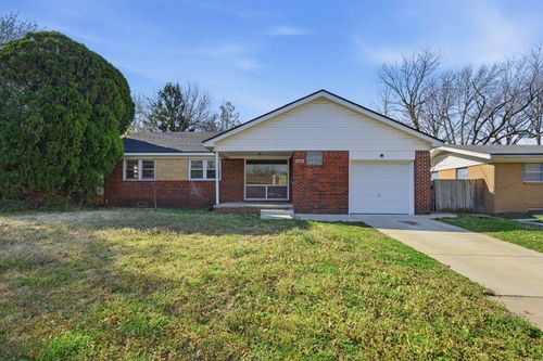 7603 E Gilbert St, Wichita, KS, 67207-2240 | Card Image