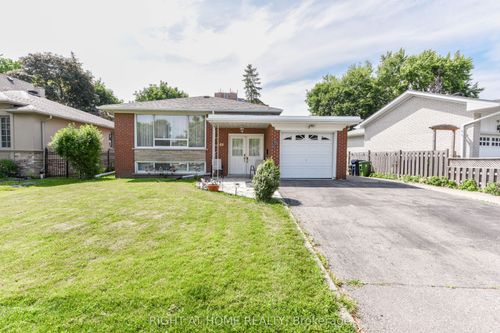 44 Birgitta Cres, Etobicoke, ON, M9C3W4 | Card Image