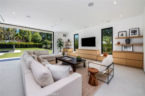 4930 Palomar Dr, Tarzana, CA, 91356 | Card Image