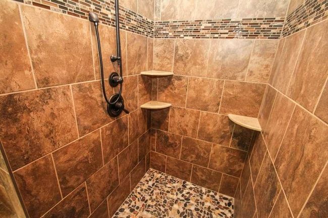 Walk-in Shower.jpg | Image 7