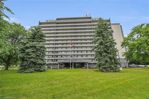 902-640 West St, Brantford, ON, N3R6M3 | Card Image
