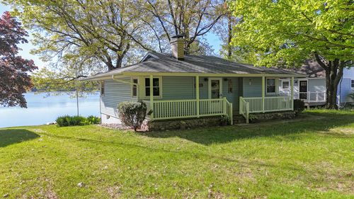 60779 W Oak Drive, Keeler Township, MI, 49045 | Card Image