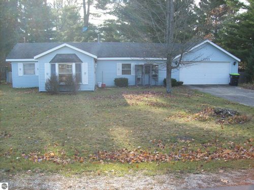 9136 Richfield Court, St Helen, MI, 48656 | Card Image