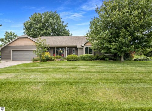 5248 Heritage Way, Traverse City, MI, 49685-8958 | Card Image