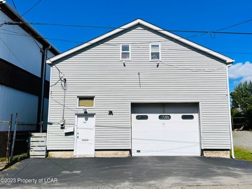 939 W 2nd St, Hazleton, PA, 18201-4846 | Card Image