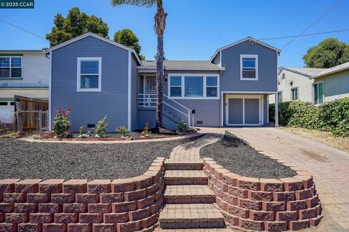 1255 Vine Ave, Martinez, CA, 94553-2033 | Card Image