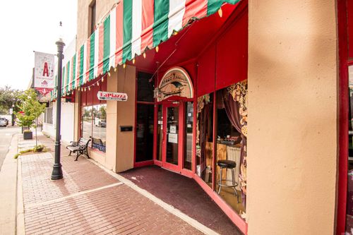 104 E Cedar St, El Dorado, AR, 71730-5949 | Card Image