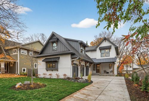 641 Park St E, Wayzata, MN, 55391-1043 | Card Image