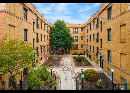 apt-2s-724 Roscoe St, Chicago, IL, 60657-2435 | Card Image