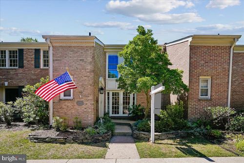 2087 Hopewood Dr, FALLS CHURCH, VA, 22043-1820 | Card Image