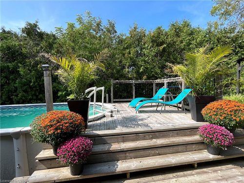 1924 Winslow Cres, Bright's Grove, ON, N0N1C0 | Card Image