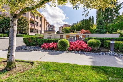 D301 - 223 5th Avenue S, Condo with 2 bedrooms, 2 bathrooms and 2 parking in Kirkland WA | Image 1