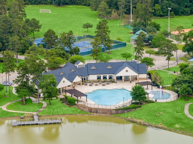 Benders Landing has exceptional amenities including: Clubhouse, Dock with Lake Access, Pool, Splash Pad, Soccer Field, Basketball/Tennis/Pickleball Courts, Baseball Field with Batting Cage, Walking Path and Picnic Tables with plenty of parking! | Image 27