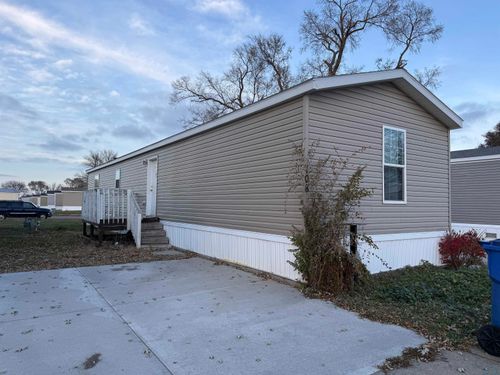 833 E Duke St, Vermillion, SD, 57069-1673 | Card Image