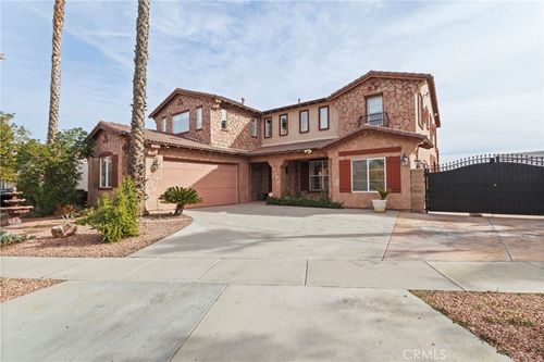 3995 Holly Springs Dr, Corona, CA, 92881-8215 | Card Image