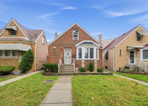 5647 S Keeler Ave, Chicago, IL, 60629-4852 | Card Image